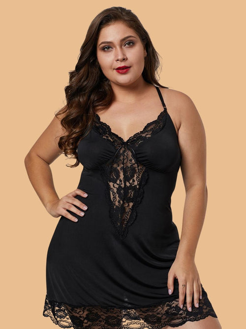 Plus Size Scalloped Lace Panel Nightdress